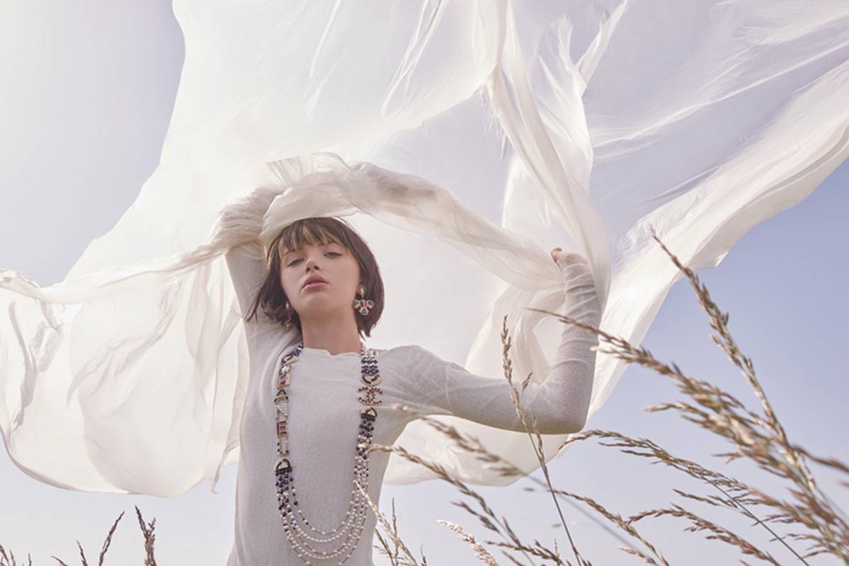 THE DESIRE TO SHINE
عشق التميز
 Métiers d’Art 2018/19 
Paris-New York Collection 
من Chanel