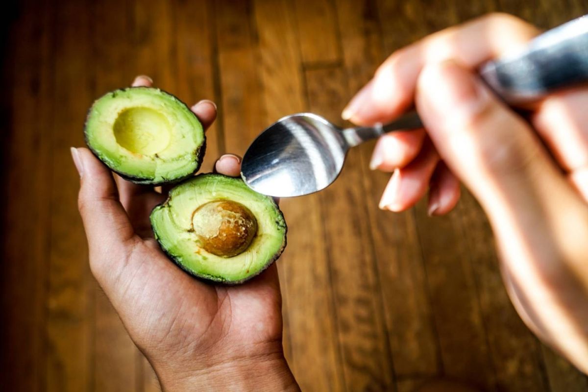 إليكم طريقة استخدام بذور الأفوكادو لحرق الدهون وإزالة السيلوليت... كريم مذهل