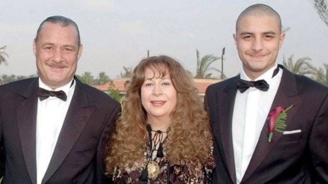 أحمد الفيشاوي يتذكر والده بصورة نادرة.. إليكم طريقته لتجاوز أحزانه!