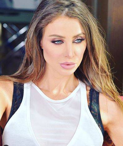 بالصور - إبن انابيلا هلال نسخة شقراء منها.. شاهدوا طرافته