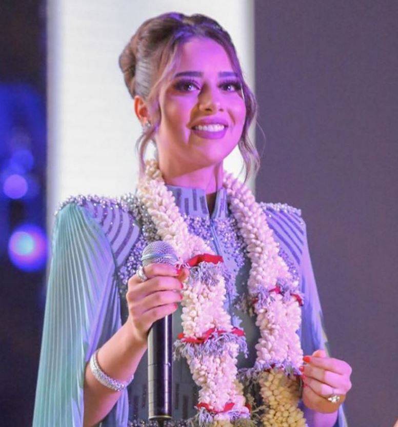 بالفيديو – بلقيس تظهر بشكل غريب جداً... هل تقلد حلا الترك؟