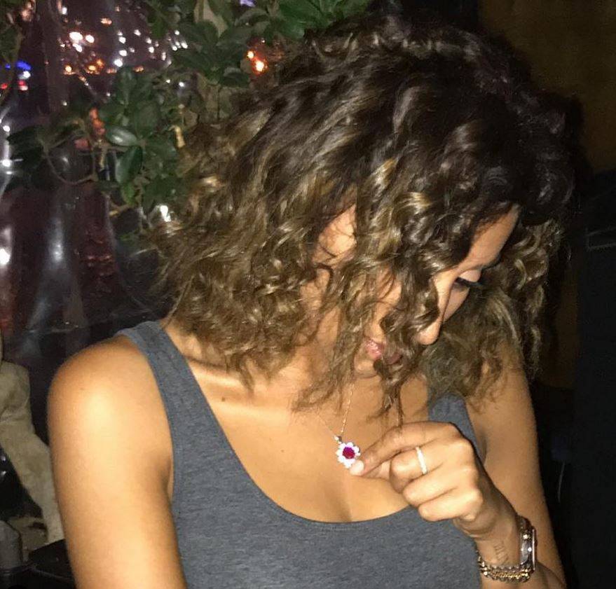 بالصور – دينا الشربيني تخطف الأنظار بإطلالتها بملابس صيفية تضج أنوثة