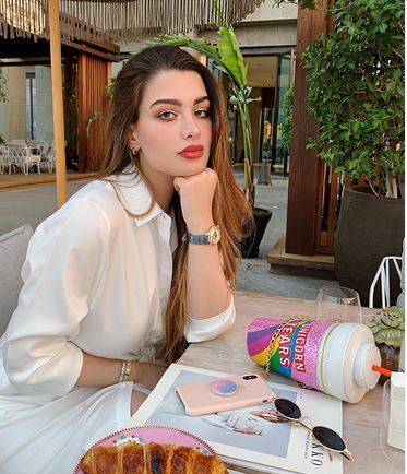 روان بن حسين من دون مكياج وتحير الجميع بصورها وبما كشفته عن حياتها