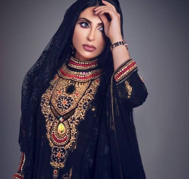 زينب العسكري