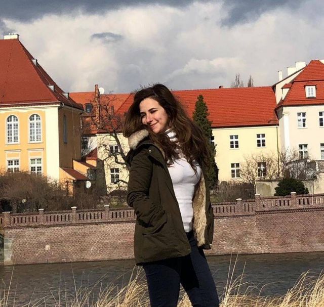 بالصورة – تعرفوا إلى شقيق شيري عادل للمرة الأولى... ما درجة الشبه بينهما؟