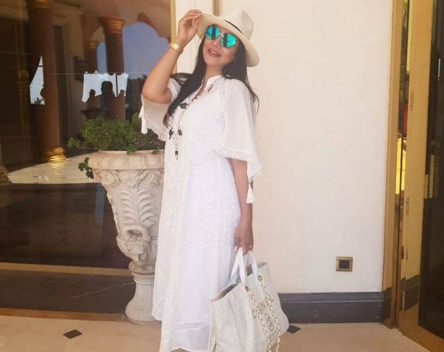 بالفيديو – مشاهد من طفولة لجين عمران تشعل المواقع... شاهدوا أناقتها