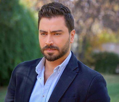 بالفيديو - شاهدوا ماذا فعل معتصم النهار مع ابنته وأحدث ضجة