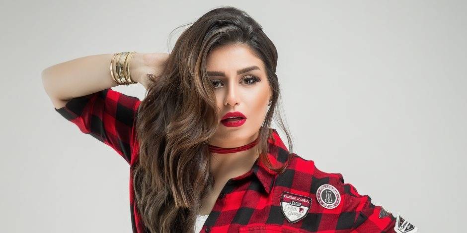 منة فضالي تنشر صورة شقيقتها للمرة الأولى.. من الأجمل؟