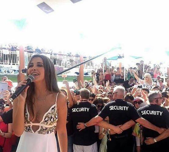 اليونيسف تنشر صورة نانسي عجرم ترضع طفلتها