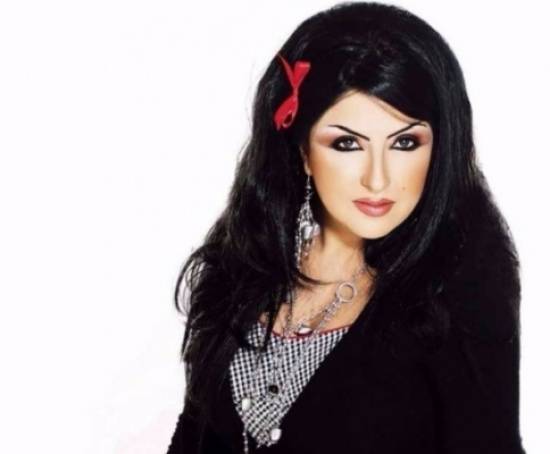 بالفيديو - فنان خليجي يطلب يد ابنة زينب العسكري... والهجوم واسع ضدها