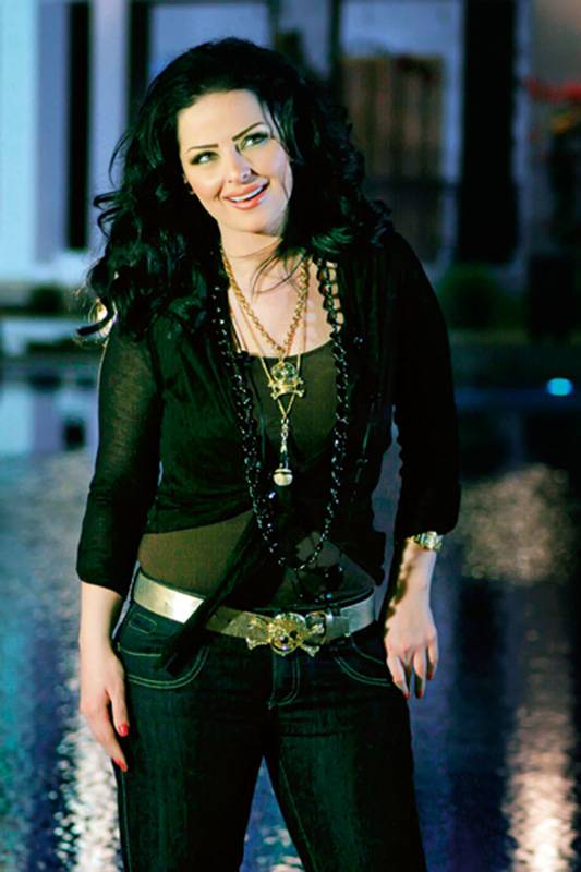 ديانا كرزون:
هذه أسباب غيابي... ولا أصدقاء لي في الوسط الفني