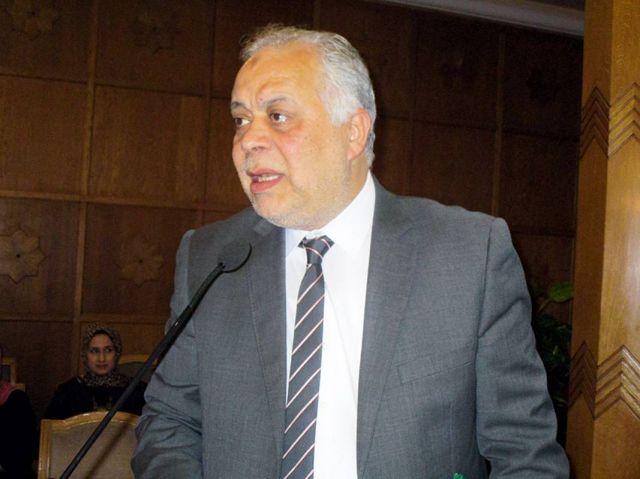 الدكتور أشرف زكي