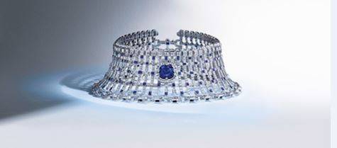 LOUIS VUITTON
أطلقت في براغ مجموعة ملكية
من المجوهرات والساعات الراقية