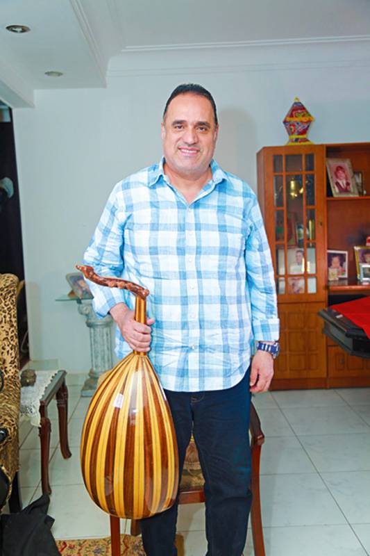 طارق فؤاد يعود الى الغناء بعد رحلة علاج طويلة، ويقول: المرض علّمني الكثير وسامحت شيرين وأنغام