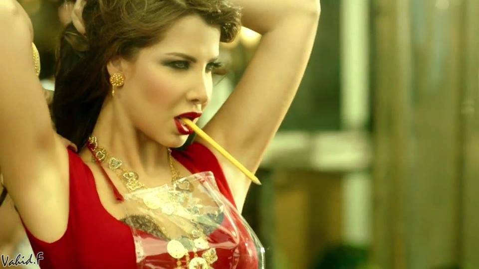 بالصور والفيديو - نجمة تركية تسرق نانسي عجرم