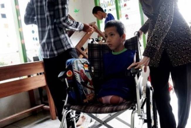 بدون ساقين وذارعين... إليكم قصة الطفل الذي أذهل العالم