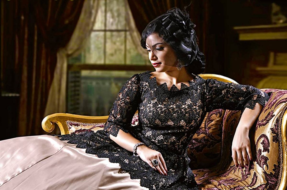 نسمة محجوب:
لم أطلق على نفسي النجمة العالمية وأعود للتعاون مع زوجي