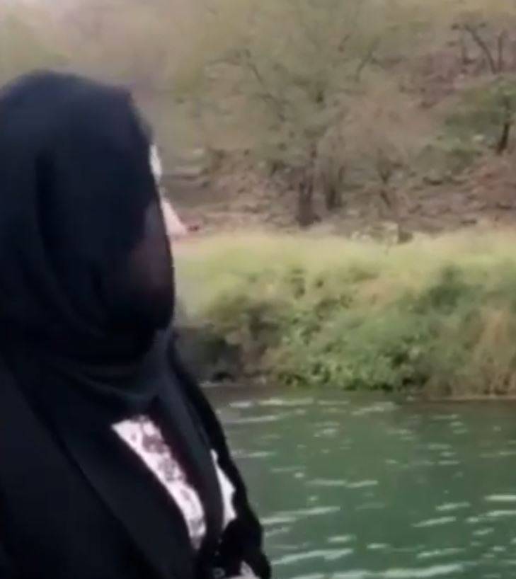 بالفيديو – في ظهورها الأول ابنة فنانة خليجية تتعرض للتنمر... 