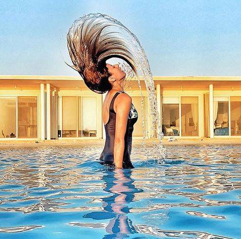 بالصور - نجمة مصرية تخطف الانظار باطلالاتها الصيفية.. الاكثر اناقة