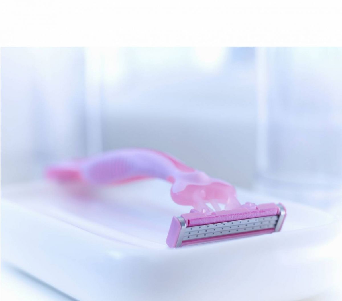 بعد إزالة الشعر الزائد... طريقة بالملح والحليب تمنع نموه مجدداً