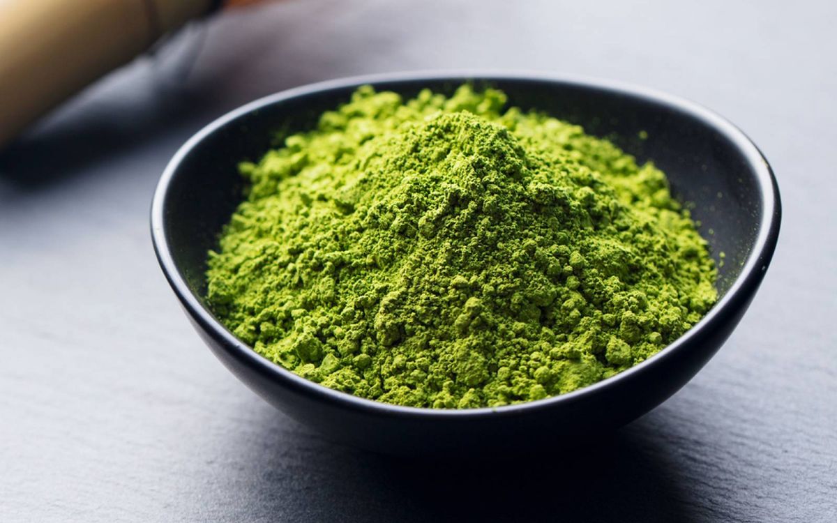 هل جربت تسمير البشرة بالحناء؟ هذا ما يجب أن تعرفيه عنه