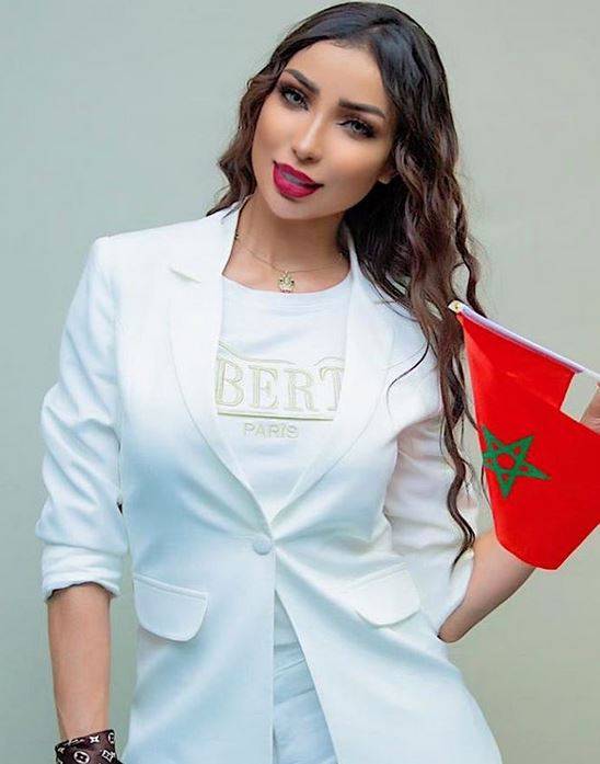 بالفيديو والصورة – زوج دنيا بطمة يتغزل بها ويثير الجدل حول حملها الثاني... ما القصة؟