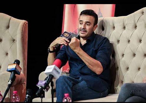 بالفيديو - طفلا صابر الرباعي يخطفان الانظار بجمالهما.. هل يشبهانه؟