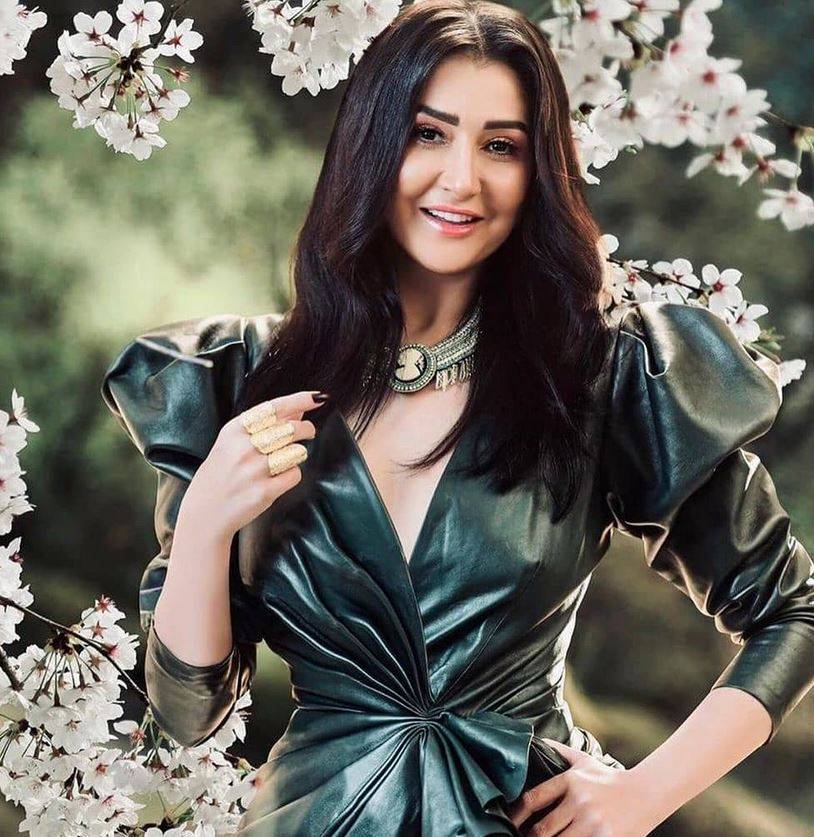 بالصور – رغم جمال إطلالتها وأناقتها غادة عبد الرازق تتعرض للسخرية... إليكم السبب