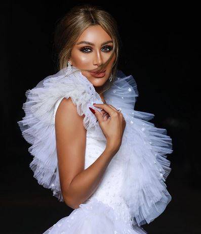 شاهدوا فستان مايا دياب الجريء الذي احدث ضجة كبيرة