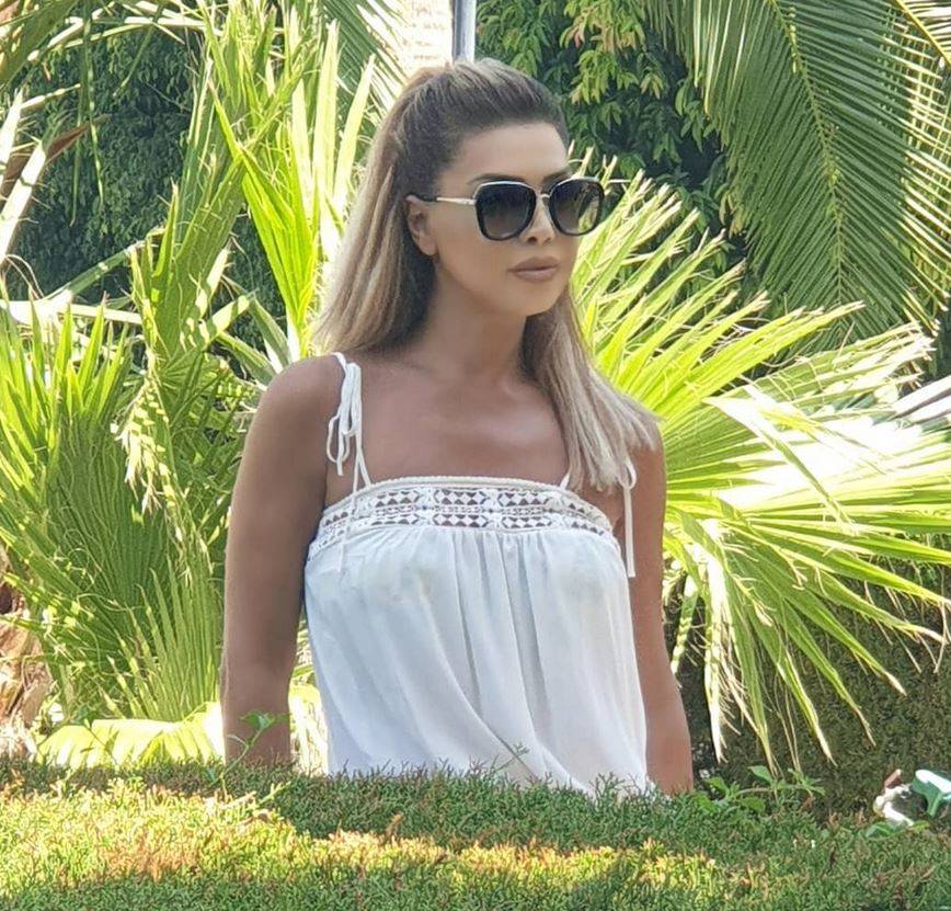 بالصورة – ماذا ارتدت نوال الزغبي وبدت اصغر من عمرها بسنوات؟ وما تعليق ابنتها؟