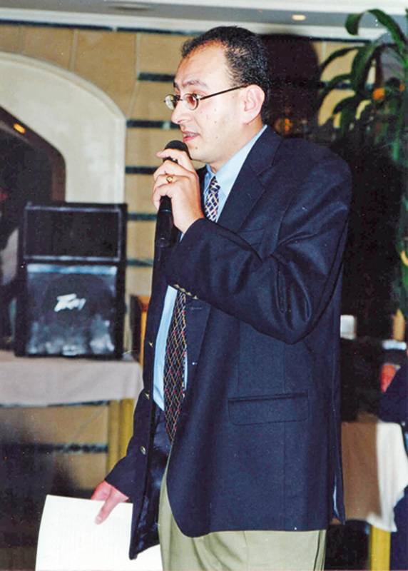 الشاعر قزحيا ساسين:
«أميل الى الشاعرة التي تكتب بالقلم الأحمر»