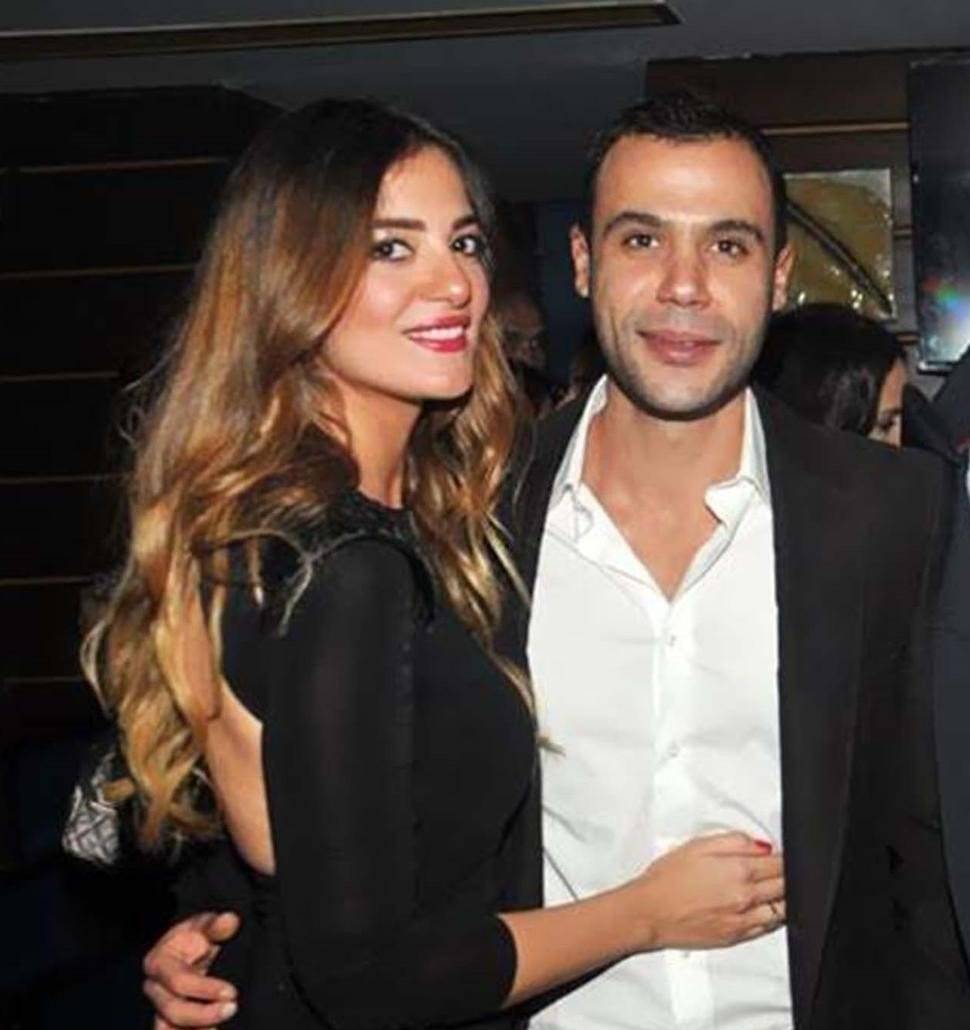 محمد إمام يترك زوجته وابنته.. ما السبب؟