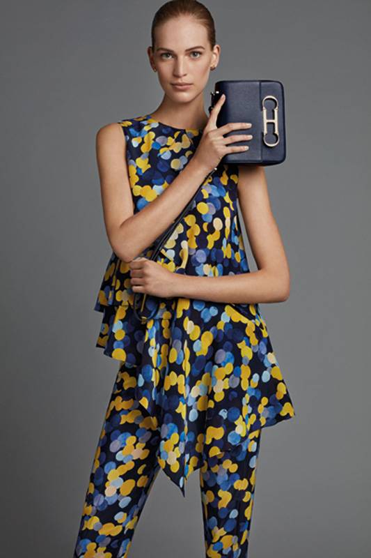 CH Carolina Herrera
Initials Insignia
حقائب تعشق اللون