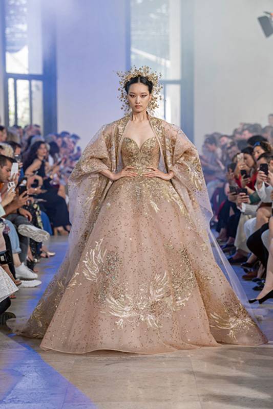 A DREAMY GOWN
أبيض حالم