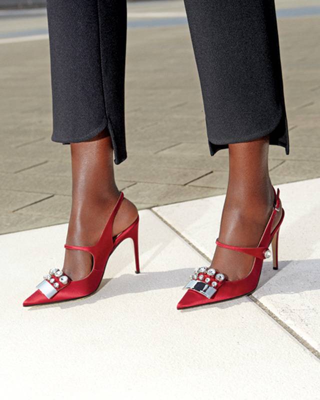 Sergio Rossi
مجموعة محدودة الإصدار من الأحذية الفاخرة