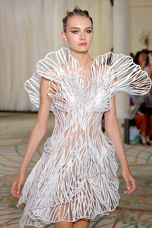 عروس طوني ورد وردة متفتحةTony Ward