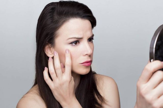 قناع عصير الليمون وهذه الفاكهة يخلص بشرتك من الخطوط مثل البوتوكس