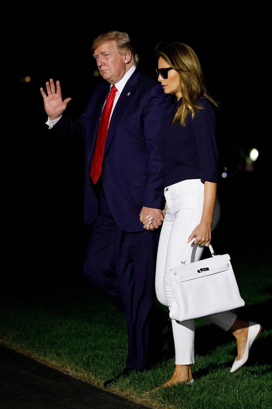 بالصورة - ثمن حقيبة ميلانيا ترامب الباهظ جداً يصدم الجميع... كم يبلغ برأيكم؟