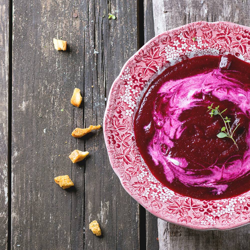 ما هو هذا الحساء الاحمر الذي يساعد على الحصول على بطن مسطح بسرعة؟