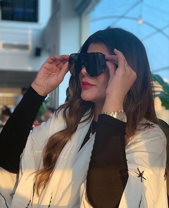 بالفيديو – هل تحولت إلهام الفضالة إلى نسخة من نجوى كرم؟ شاهدوا ما فعلته