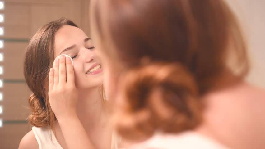 بالطماطم والخيار تصبح بشرتك واسعة المسام صافية كالبلور