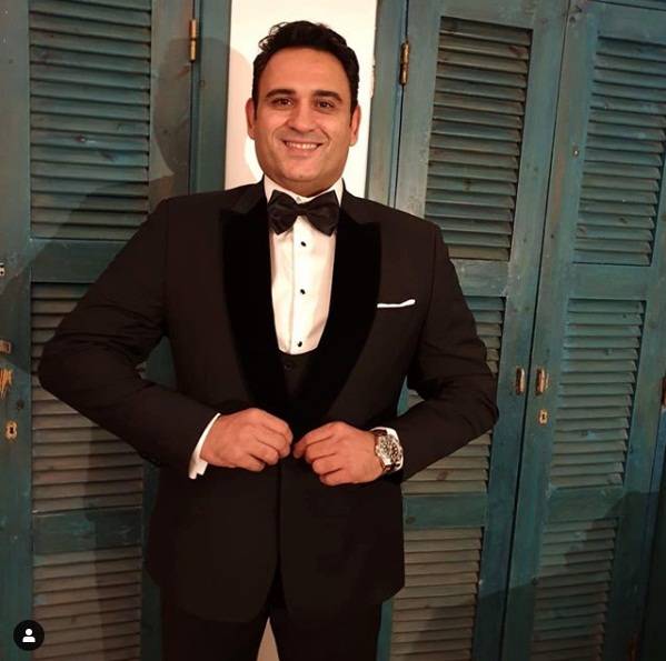 أكرم حسني يفجر مفاجأة ويكشف هوية من يغني في حفل افتتاح الجونة