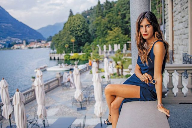 غالا غونزاليس متألقة بمجوهرات الدار وعطر بولغاري الجديد