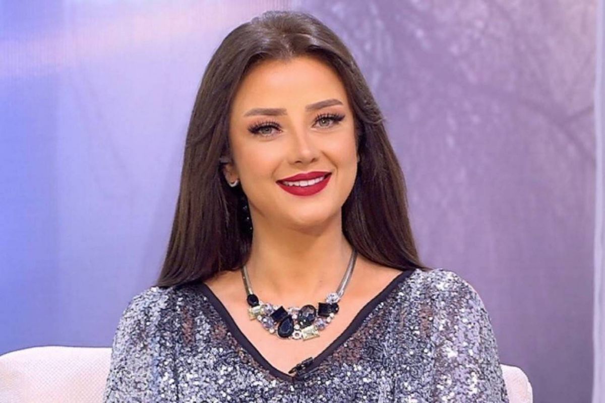 رضوى الشربيني تثير الجدل بصورة وتعليق.. ما قصة خطوبتها؟