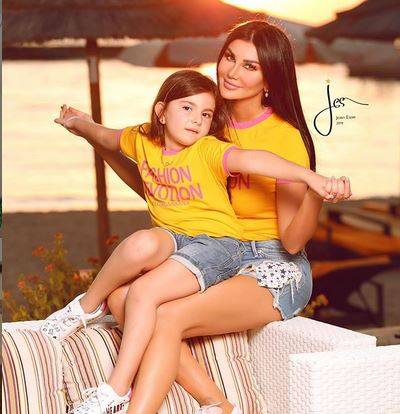 بالفيديو - إبنة جيني اسبر تشعل المواقع برقصها.. شاهدوا طرافتها