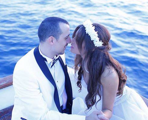 نجمة لبنانية حسناء تعلن خبر حملها بصورة مميزة.. خمنوا من تكون!؟