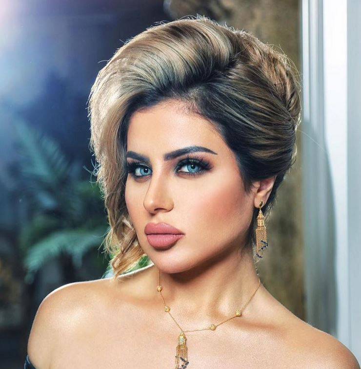 بالفيديو – حليمة بولند ترقص بالجلابية الضيقة والبرقع... لماذا اتهمت بجذب كبار السن؟