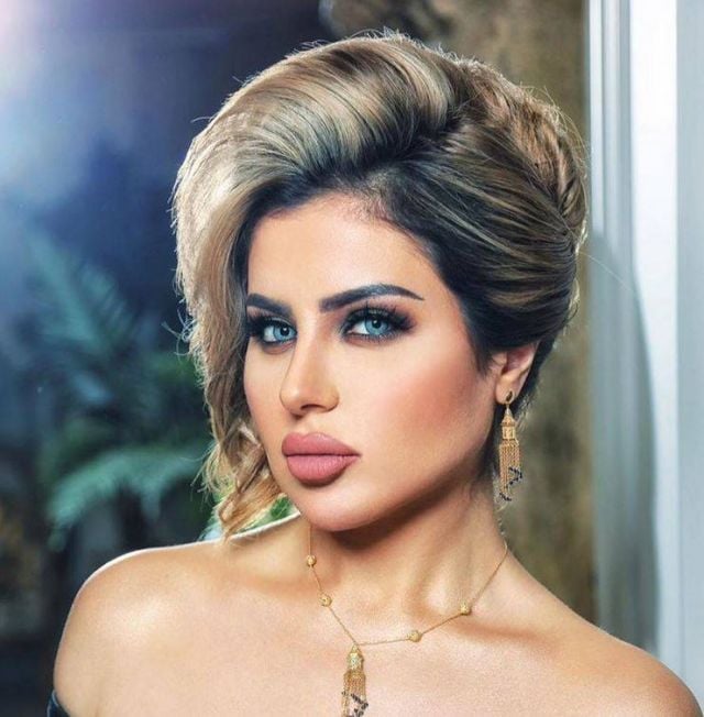 بالفيديو – حليمة بولند ترقص بالجلابية الضيقة والبرقع... لماذا اتهمت بجذب كبار السن؟