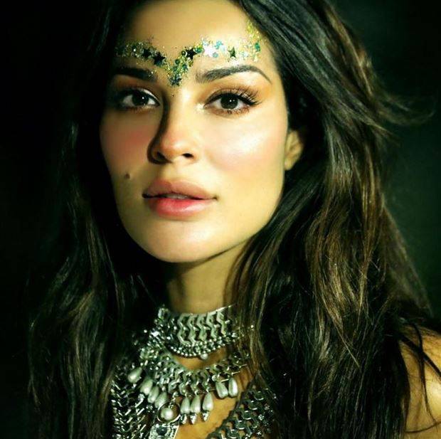 بعد شائعة الخلاف مع زوجها نادين نسيب نجيم ترد وتحذر... ما قصة الأعراض؟