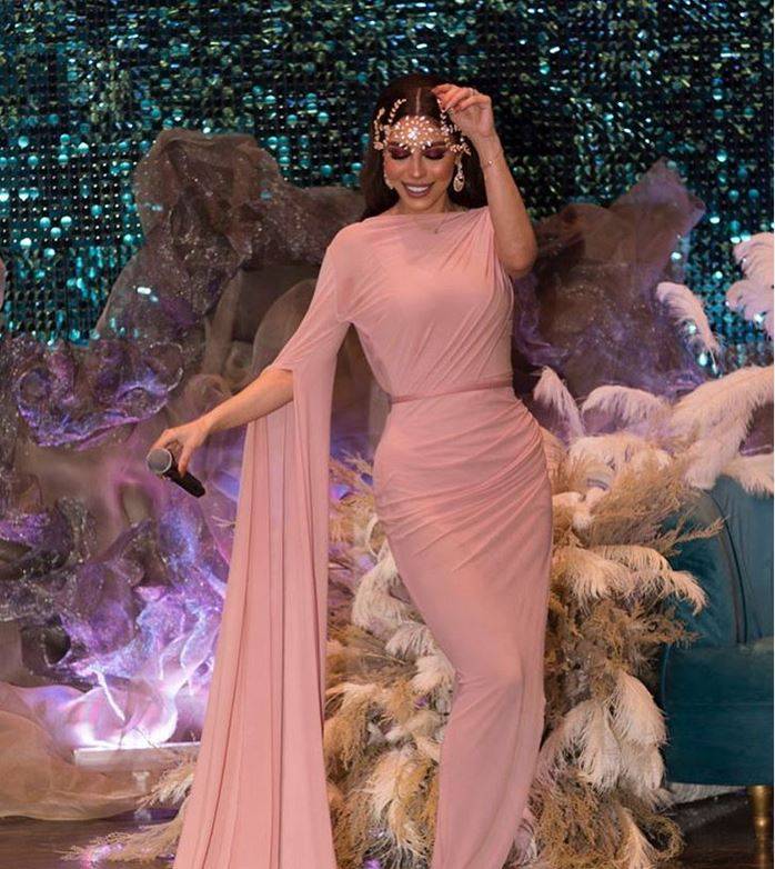 بالفيديو – ليلى اسكندر تصدم الجميع بتسريحتها غير المرتبة... ما رد فعل زوجها؟